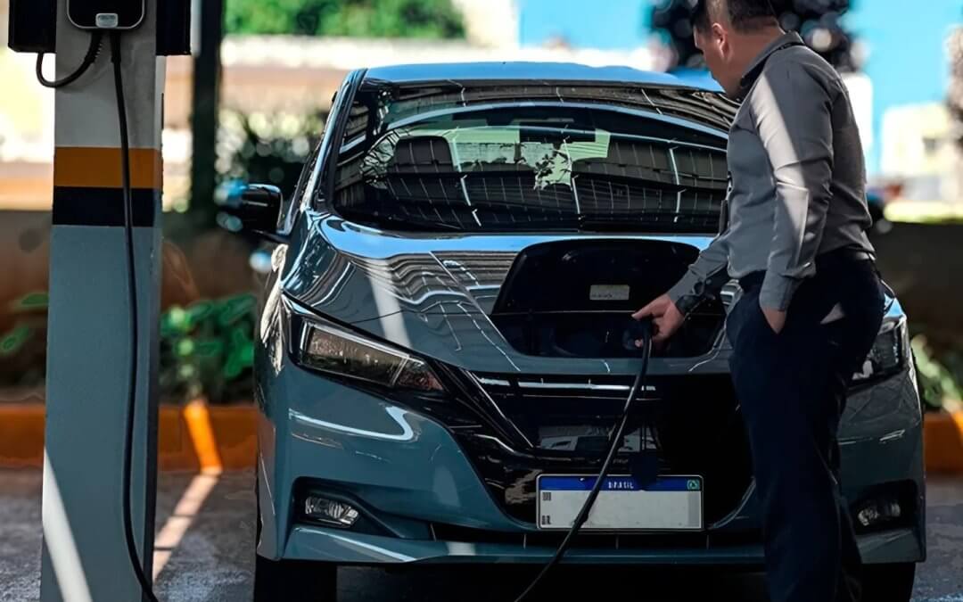 O crescimento do mercado de carro elétrico e a demanda por carregador